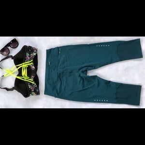 Nike Pants - Nike Teal Mid-Rise Running Crop Pant Nike Pants - Nike Teal Mid-Rise Running Crop Pant